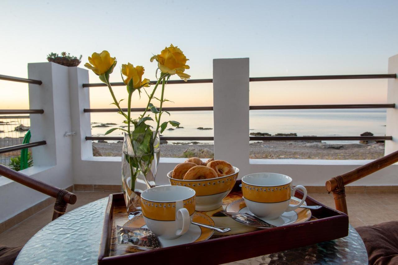 Tsampika'S Beachfront House In Stegna Archangelos  Extérieur photo